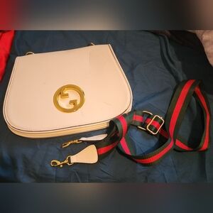 Shoulder bag for women (pre-owned, not authentic)